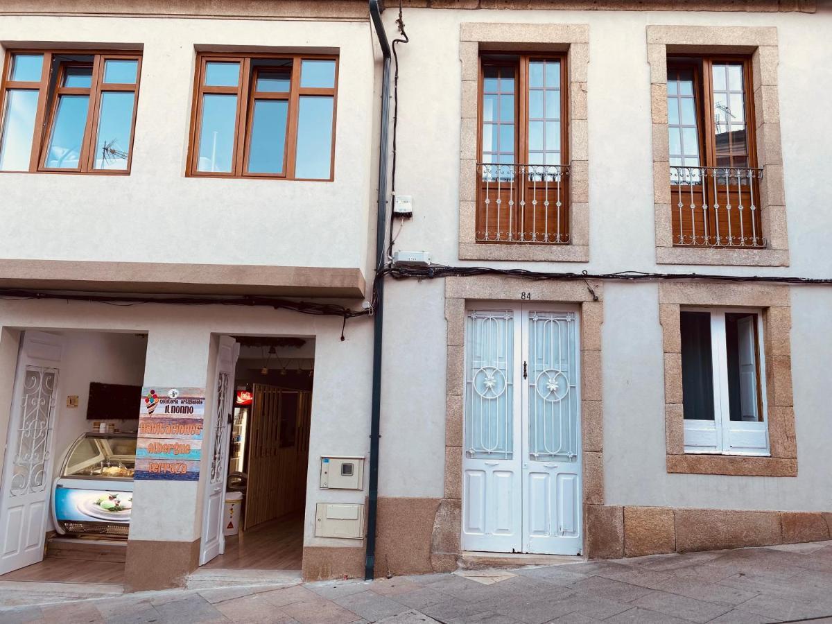 Albergue Y Gelateria Il Nonno Sarria Exterior foto